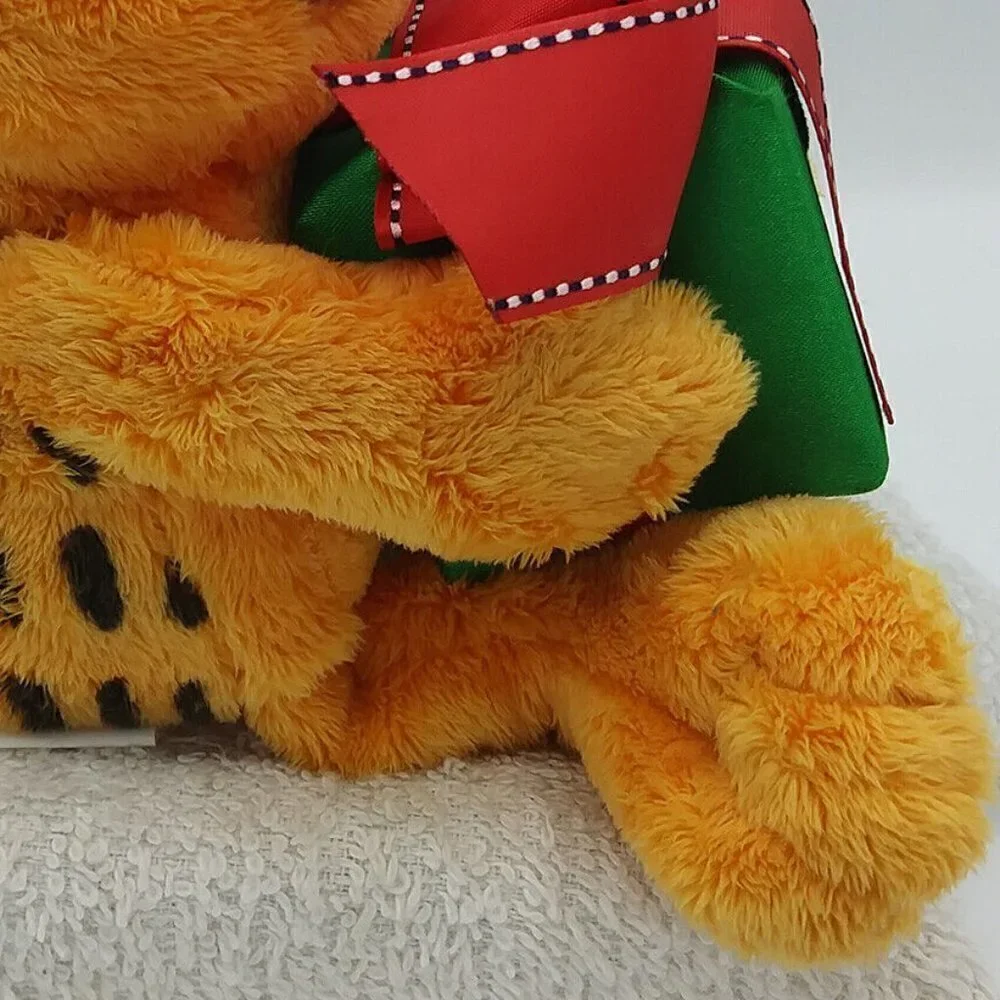 TY Happy Holidays Garfield 9in. Plush Hang & Tush Tags Retired in 2005